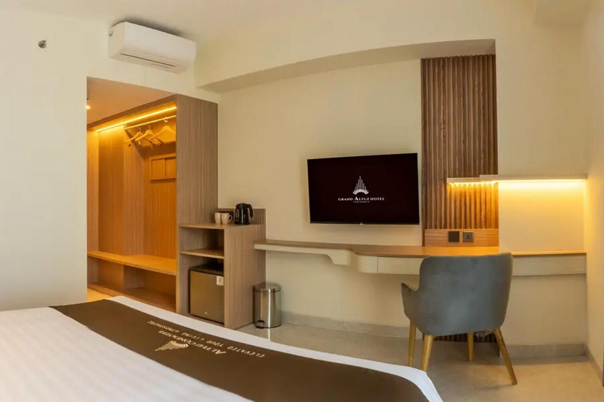 Redliving Apartemen Premium Exclusive Seturan Yogyakarta Exteriör bild